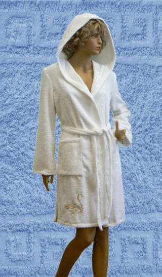 Халат махровый женский укороченный с капюшоном